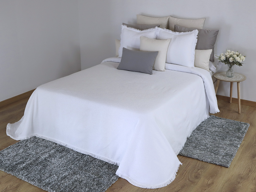 Colcha Sara blanco flecos cama 150cm