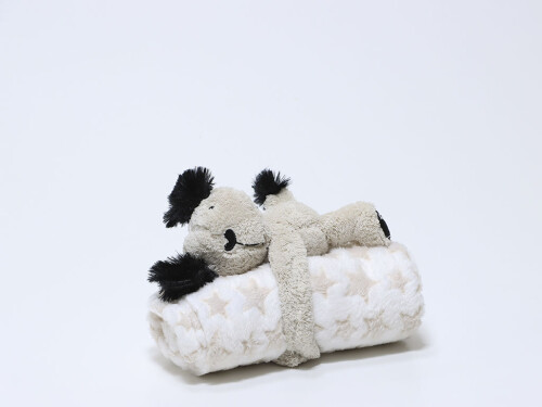 Mantita con peluche perro